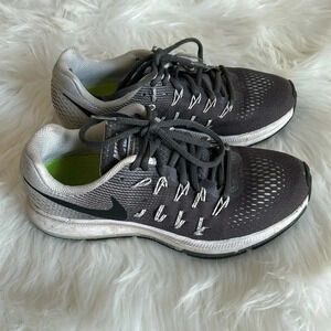 Nike air zoom Pegasus sneakers size 6.5 gray running sneakers